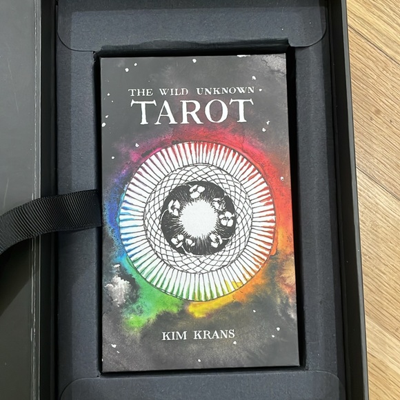 Kim Krans The Wild Unknown Tarot Deck and Guidebook (in keepsake box) - Picture 4 of 6